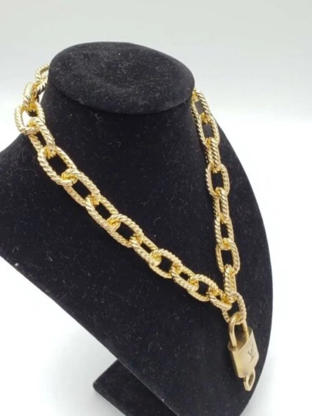 Authentic Louis Vuitton Lock & Key w/ Unbranded Gold Plated Gold Chain Necklace
